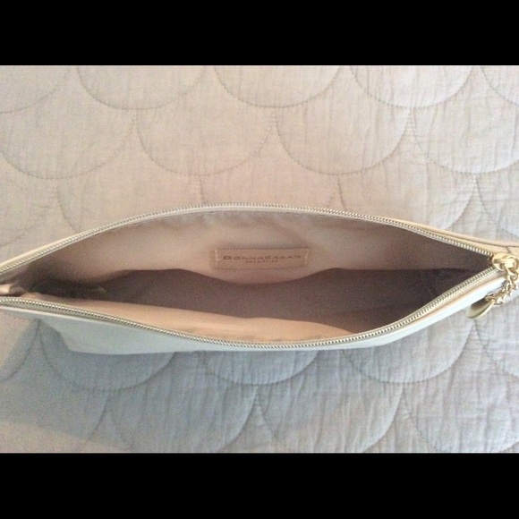 DKNY Cosmetic Bag New - Picture 5 of 8